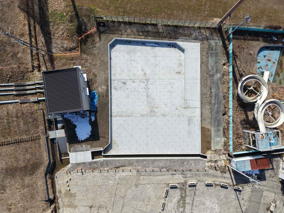 鹿島地区雨水貯留池築造工事 長野市信州新町新町(町民グランド排水機場横) 長野市 令和7年3月3日~令和8年2月13日 調整池整備工 底版工A=500m2 代表高さH=1.52m